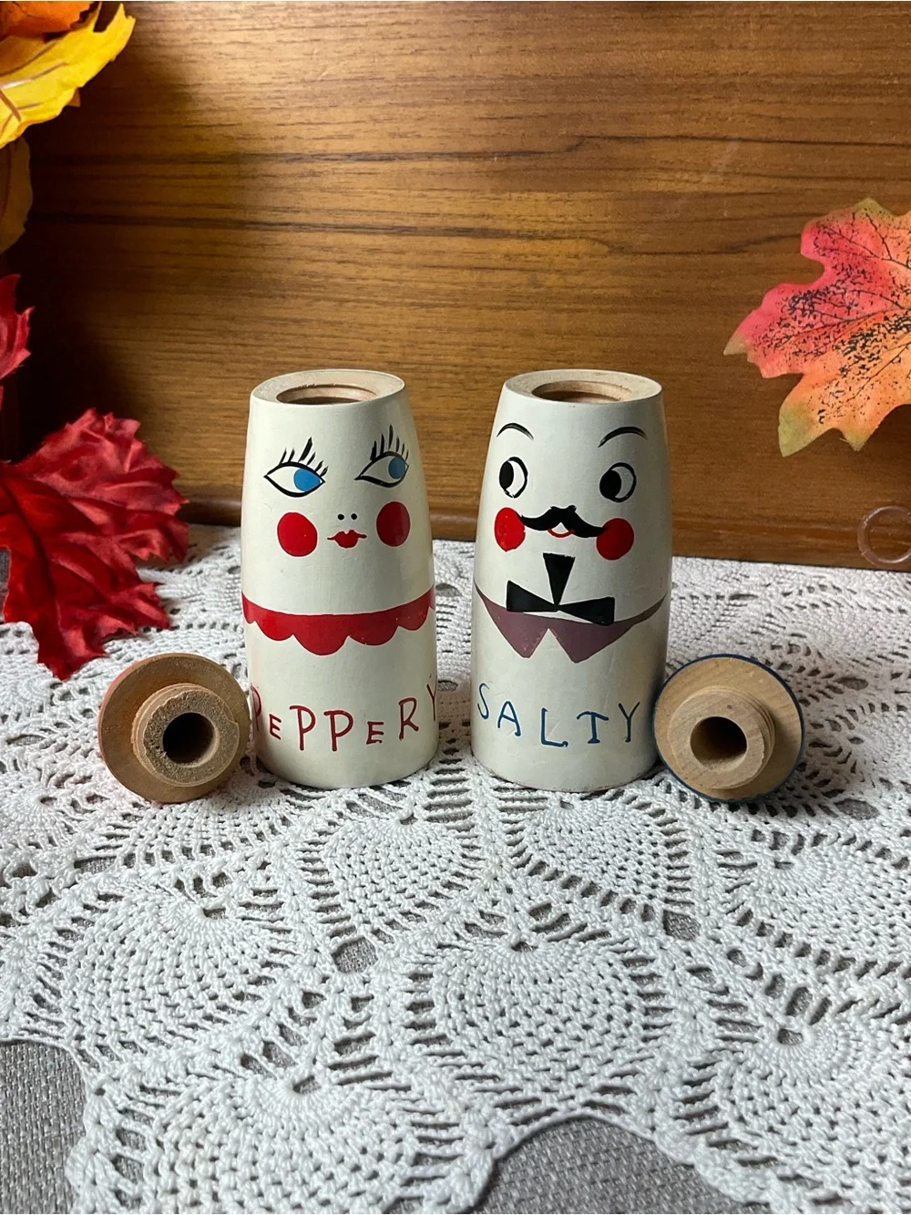 Vintage NARCO Japan Mr Salt & Mrs Pepper Wooden Shakers
